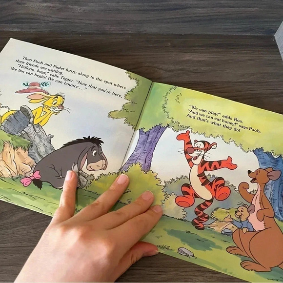 Vintage Barney, Mickey, Winnie the Pooh Colorforms Playset Book 1993 lot of 3 - Picture 9 of 13